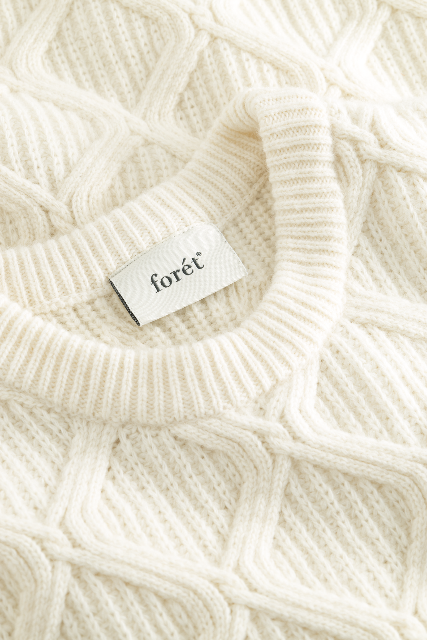 BOW CABLE KNIT