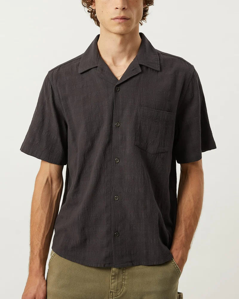 WASHED DOBBY SS SHIRT - BLACK