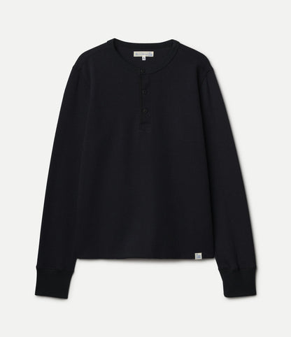 DIAMOND-PATTERNED COTTON THERMAL HENLEY- BLACK