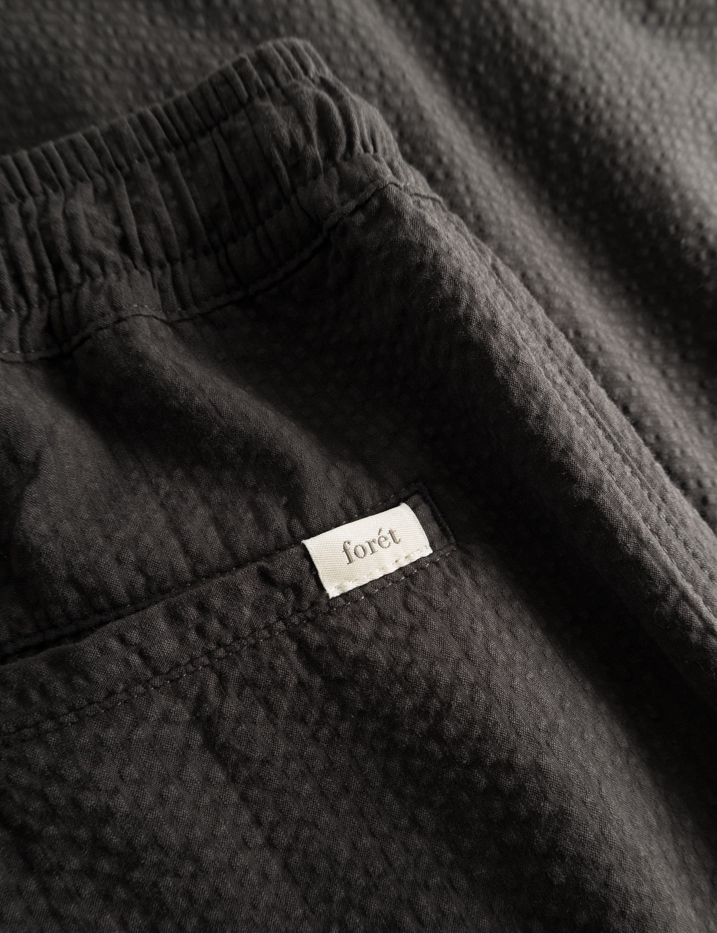 HUSH SEERSUCKER SHORTS - BLACK