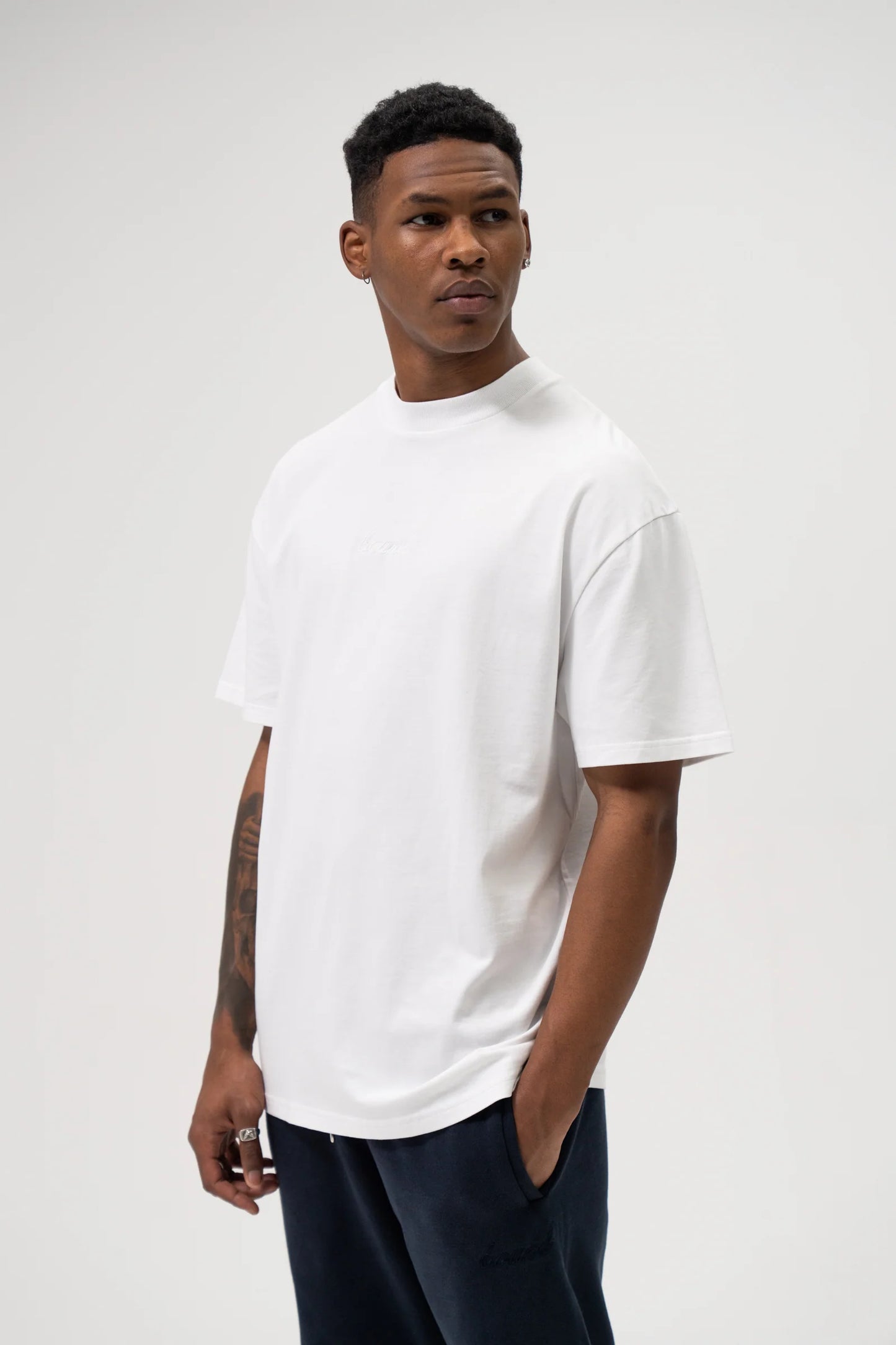 SUSTAIN WHITE TEE